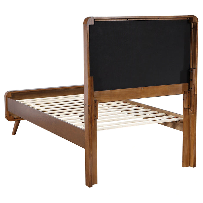 Robyn Bedroom Set