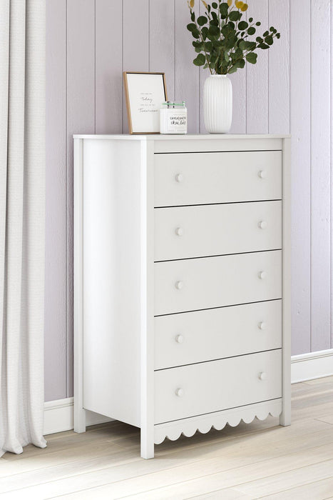 Hallityn Chest of Drawers