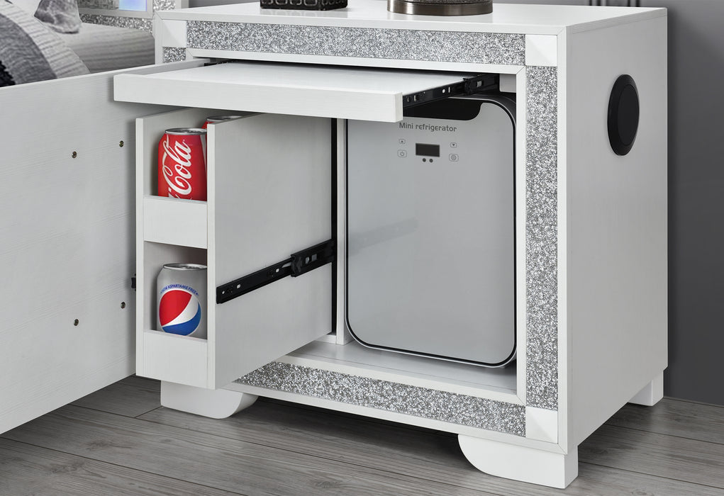 SOLEIL WHITE KING BED GROUP WITH COOLER AND SPEAKER